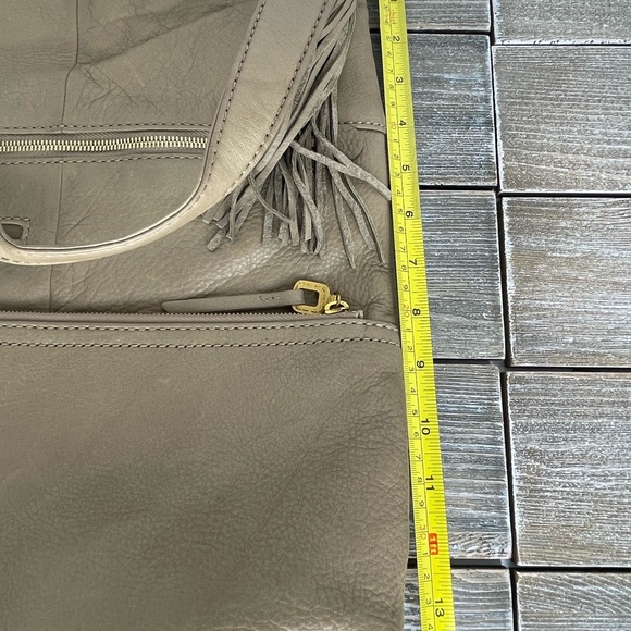 HOBO The Original Pebbled Leather Shoulder Bag Mushroom/Tan NWT - Picture 10 of 11